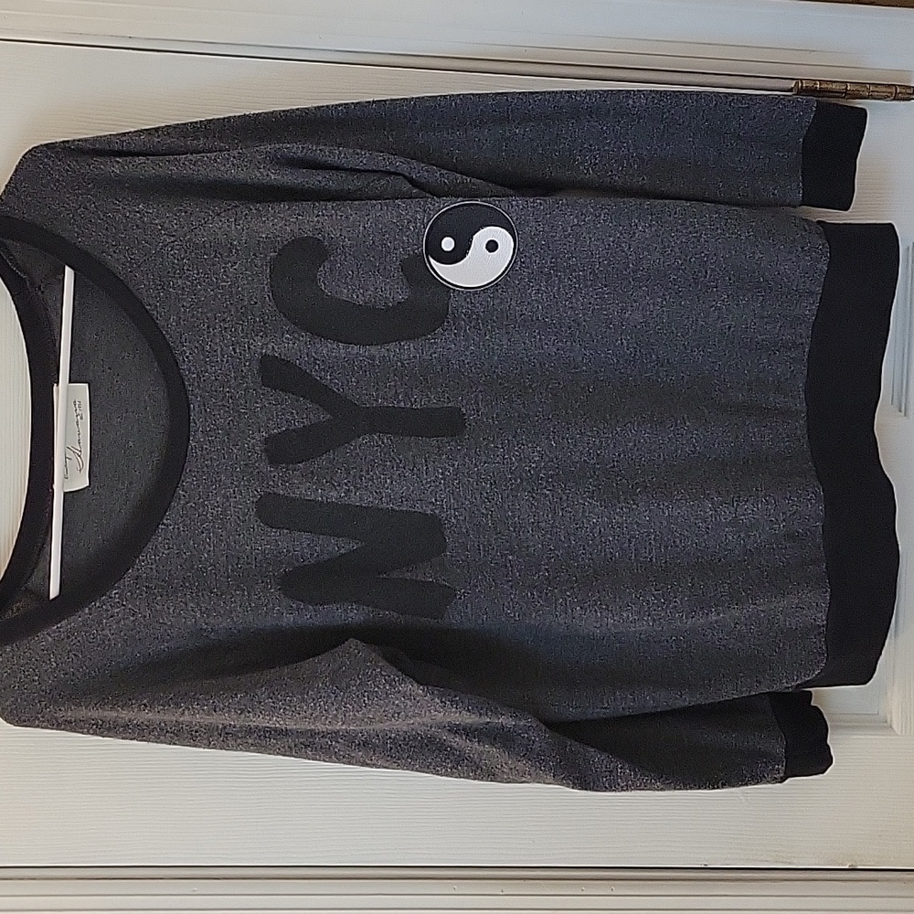 VINTAGE HAVANA Gray NYC Top with Yin Yang Design